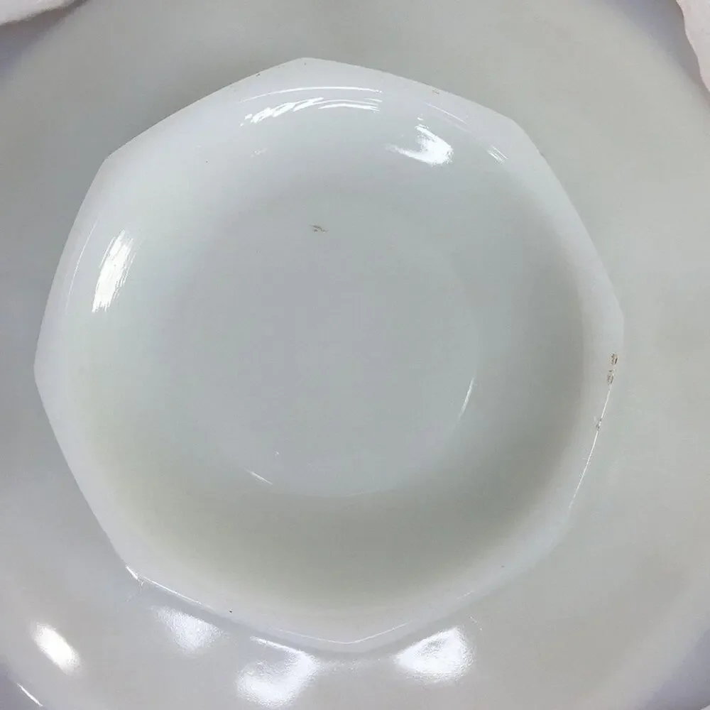 Anchor Hocking‎ Milk Glass Pressed Grapes Bunches Bowl W/Gold Trim Vintage
